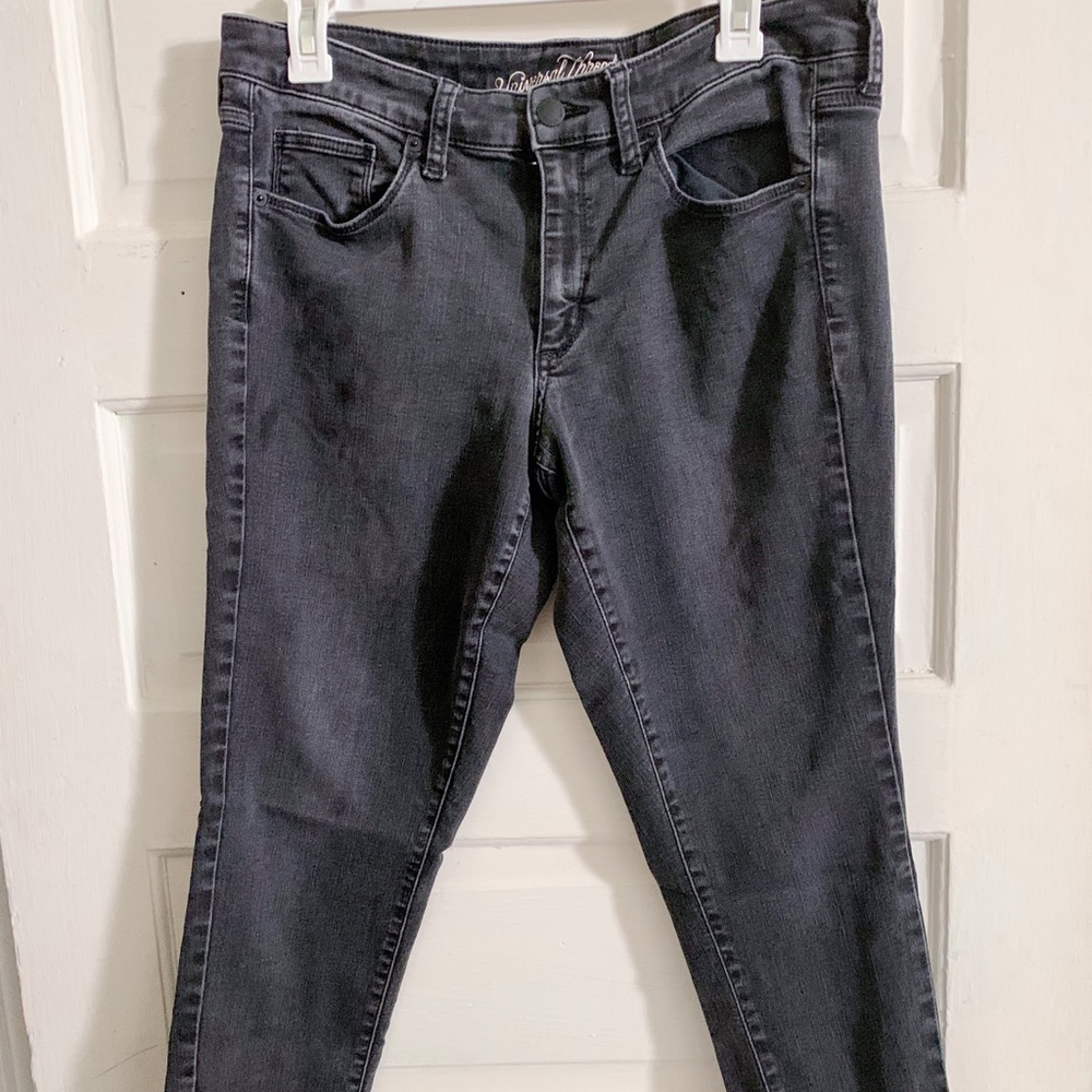 Black high-waisted skinny jeans